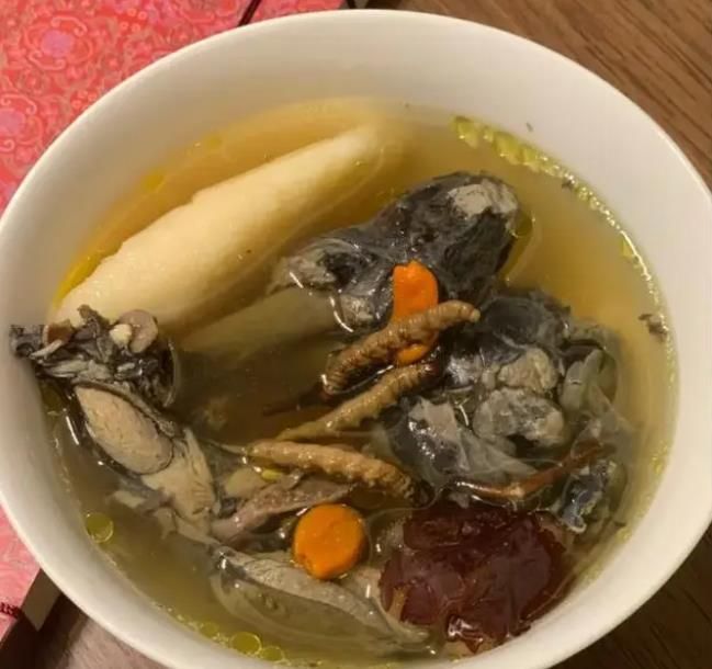 冬蟲夏草和哪些食材可以一起煲湯？