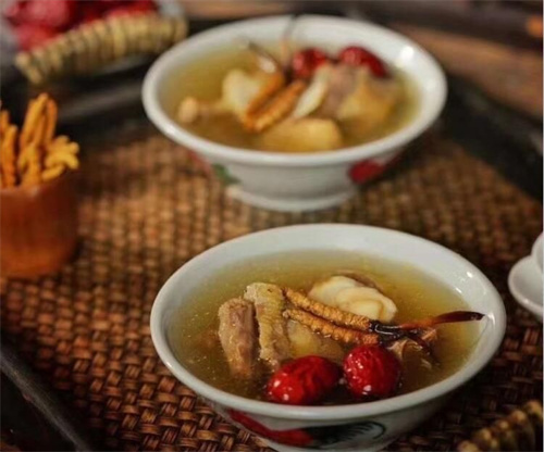 冬蟲夏草老鴨湯的做法？